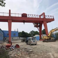 武漢市雙梁吊鉤門式起重機(jī)