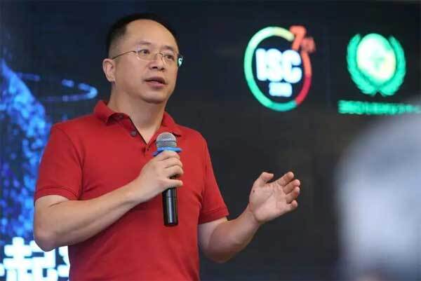 全國政協委員、經濟委員會委員、360集團董事長兼CEO 周鴻祎