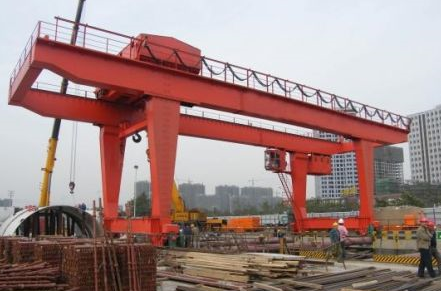 成都U型雙主梁門(mén)式起重機(jī)廠家